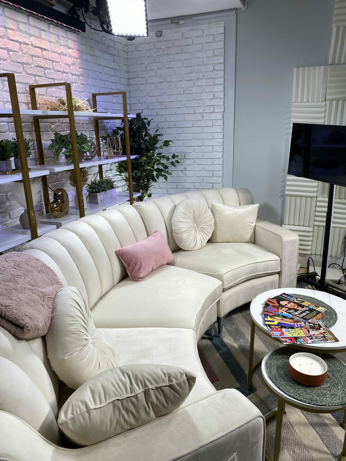 CBB19888-8EC4-4433-8027-CF78D5B52DA1